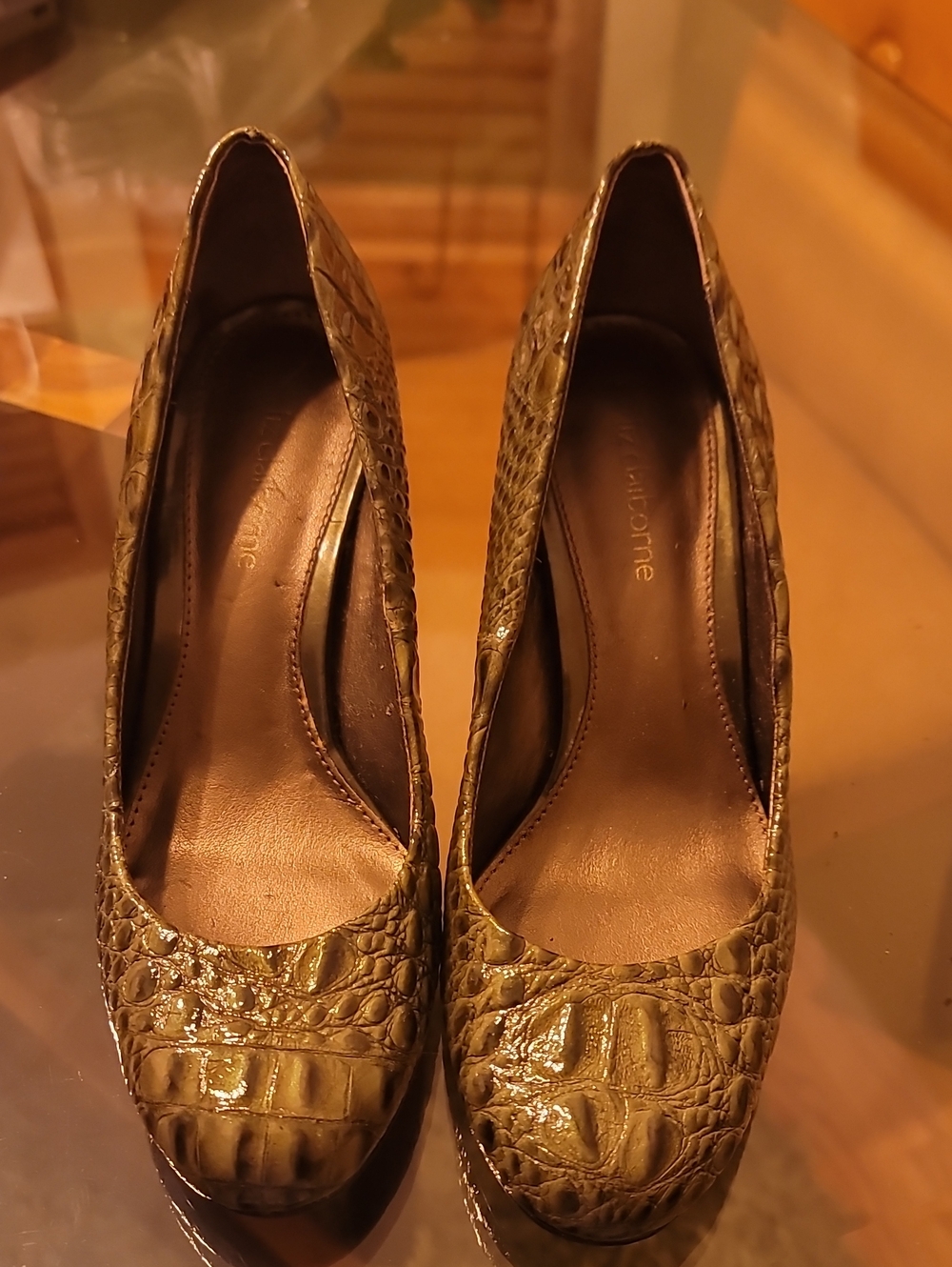 Liz Claiborne Olive Croc-Embossed Patent Pumps